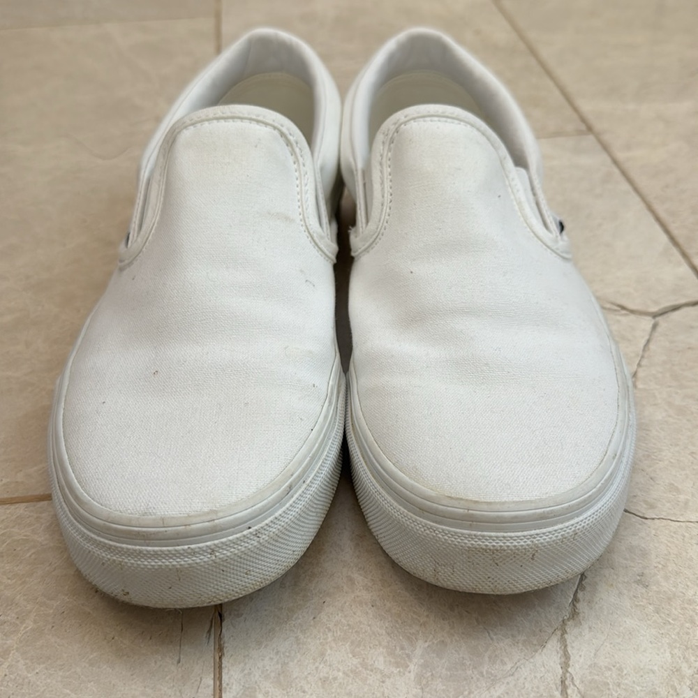 Vans tennis shoes - Picture 2 of 4